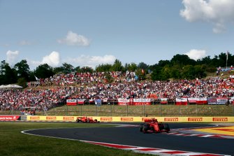 Charles Leclerc, Ferrari SF90, en Sebastian Vettel, Ferrari SF90