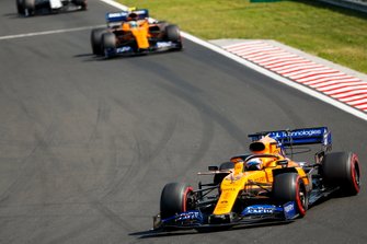 Carlos Sainz Jr., McLaren MCL34, Lando Norris, McLaren MCL34