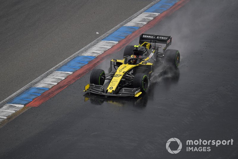 Nico Hulkenberg tuvo un destino aún más triste y sucumbió a la lluvia en la carrera de su país