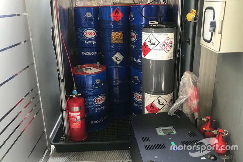 Fusti di benzina dell'ExxonMobil