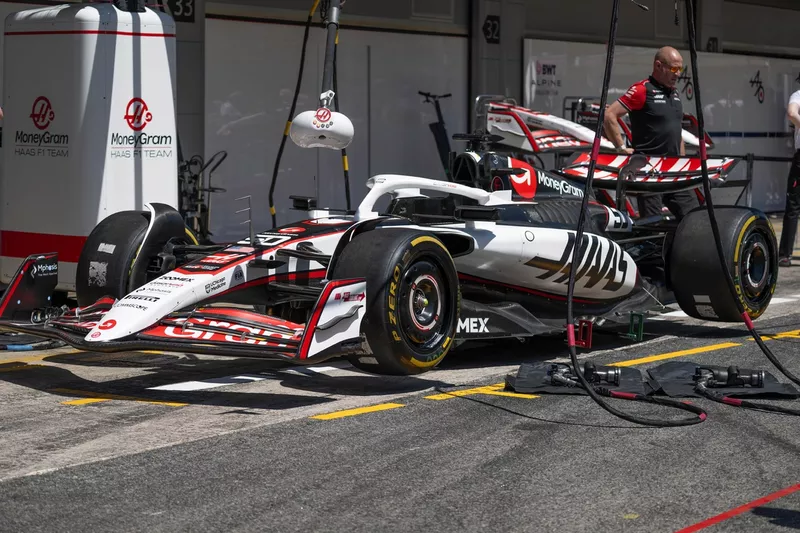 Haas VF-25 technical detail