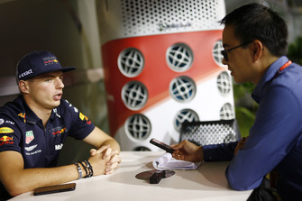 Max Verstappen, Red Bull Racing met Motorsport.com journalist Erwin Jaeggi
