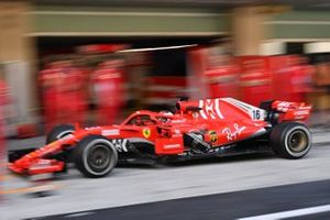 Charles Leclerc, Ferrari SF71H with missing sidepod bodywork