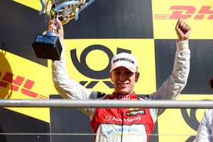 Podium: nummer twee Robin Frijns, Audi Sport Team Abt Sportsline