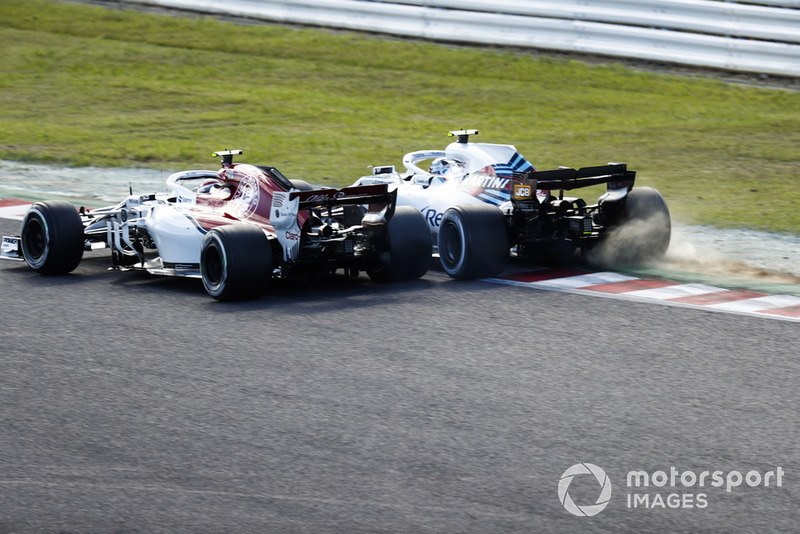 Sergey Sirotkin, Williams FW41, battles with Charles Leclerc, Sauber C37
