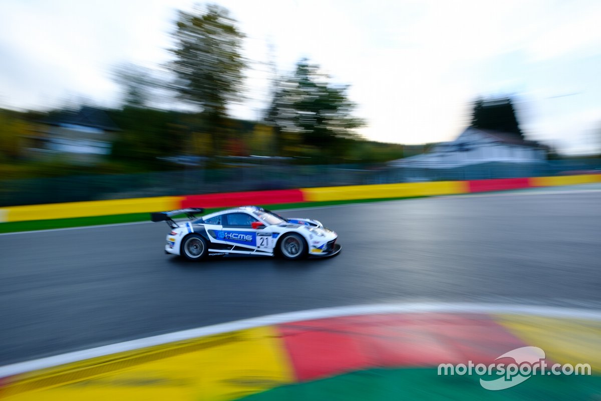 #21 KCMG Porsche 911 GT3-R: Edoardo Liberati, Josh Burdon, Alexandre Imperatori