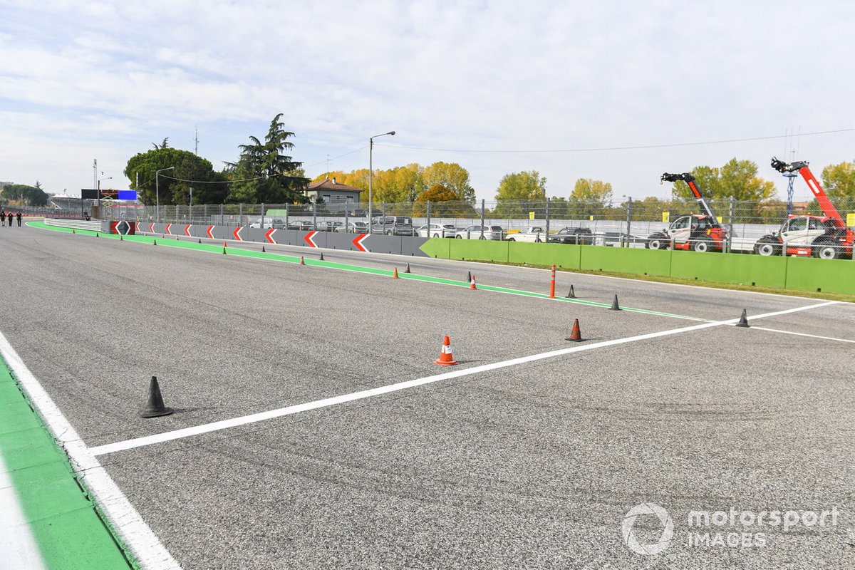 Des cônes sur le circuit
