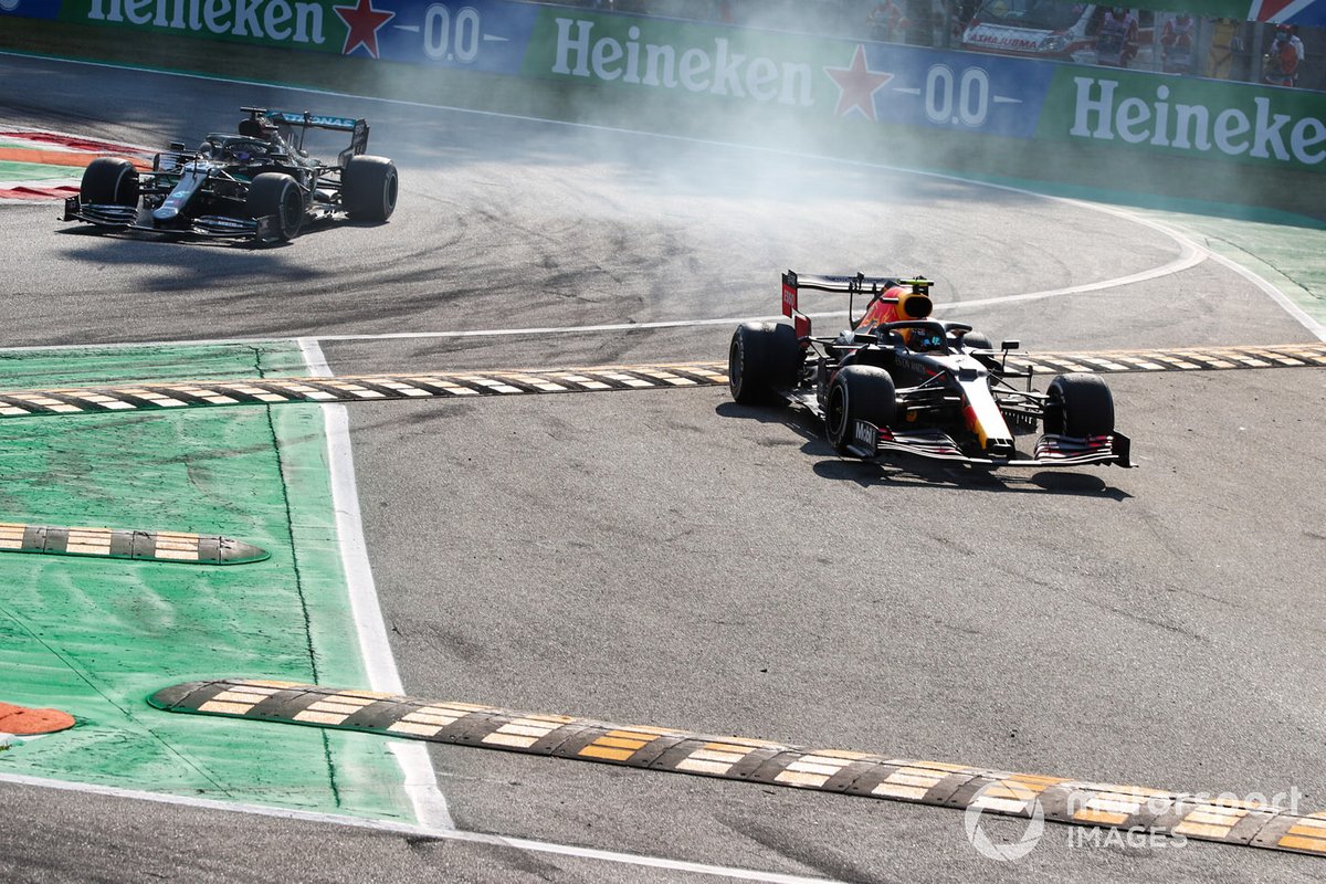 Alex Albon, Red Bull Racing RB16, Lewis Hamilton, Mercedes F1 W11