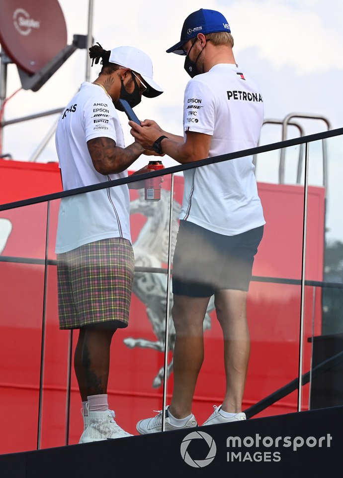 Lewis Hamilton, Mercedes-AMG F1 y Valtteri Bottas, Mercedes-AMG F1