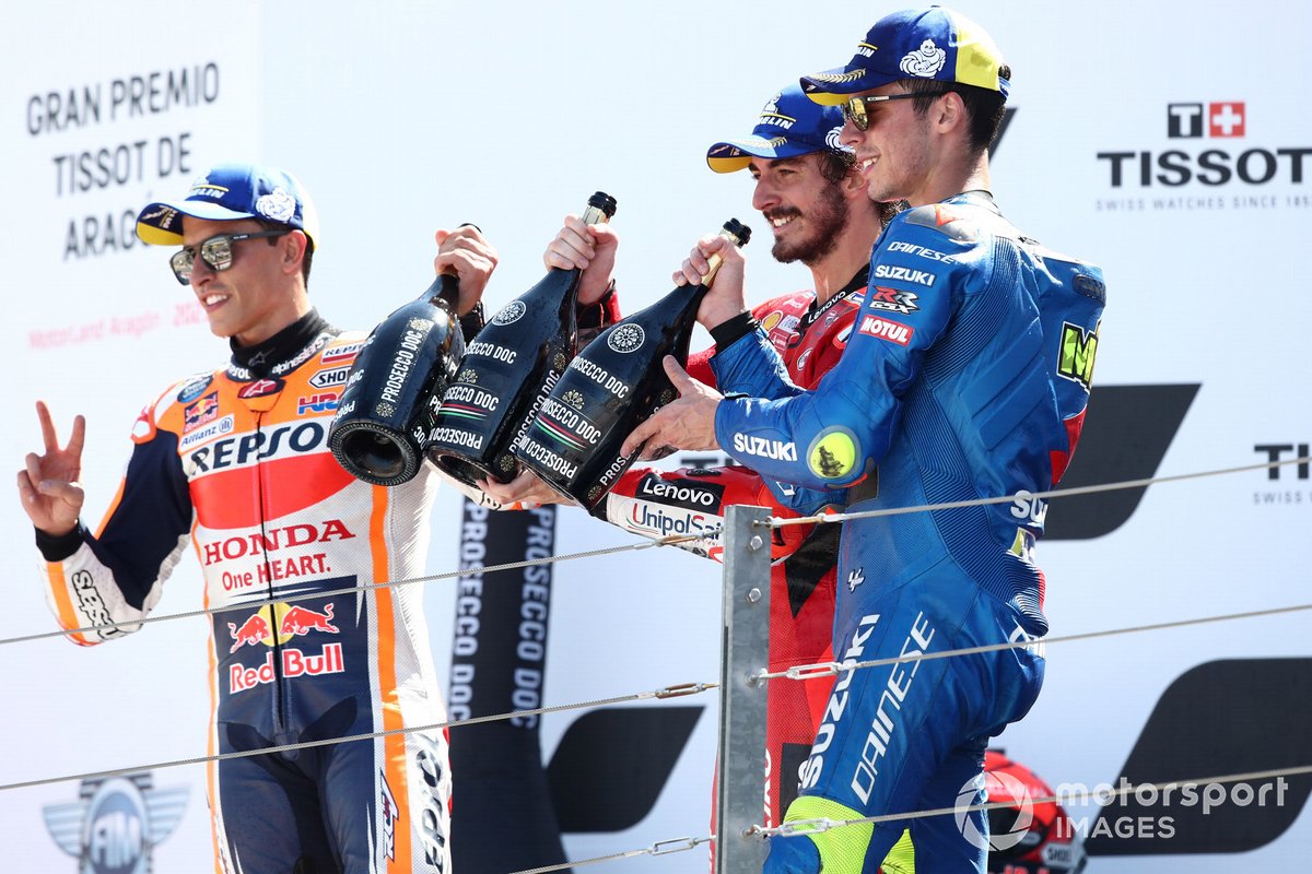 Francesco Bagnaia, Ducati Team, Marc Marquez, Repsol Honda Team, Joan Mir, Team Suzuki MotoGP sul podio