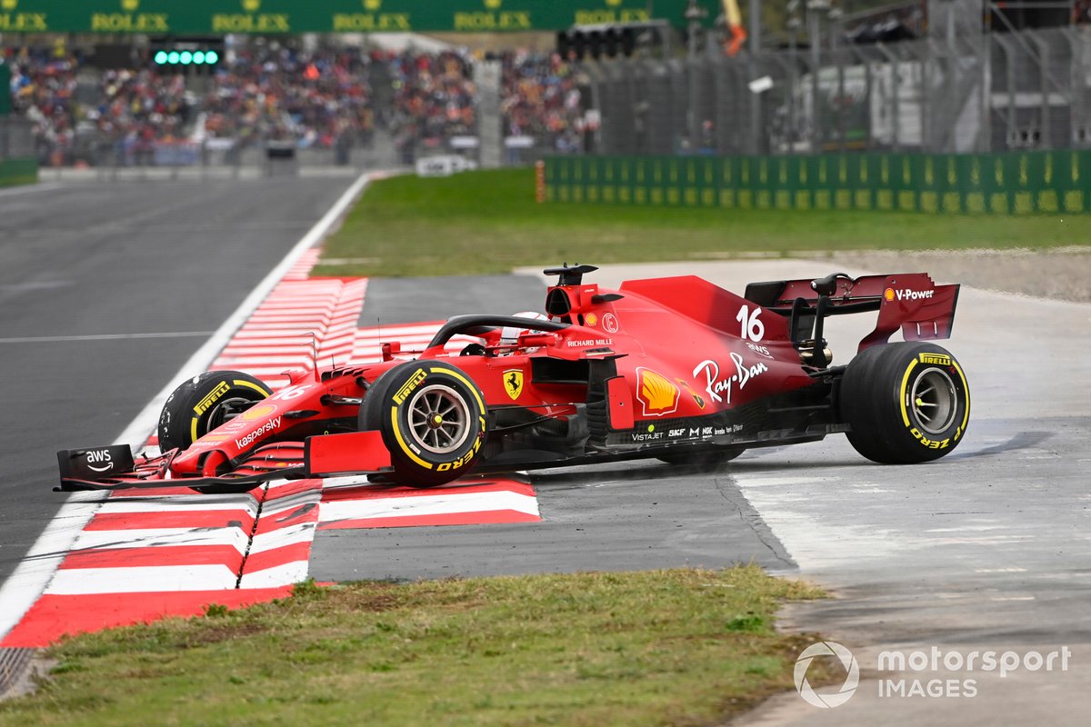 Charles Leclerc, Ferrari SF21, torna in pista dopo il testacoda