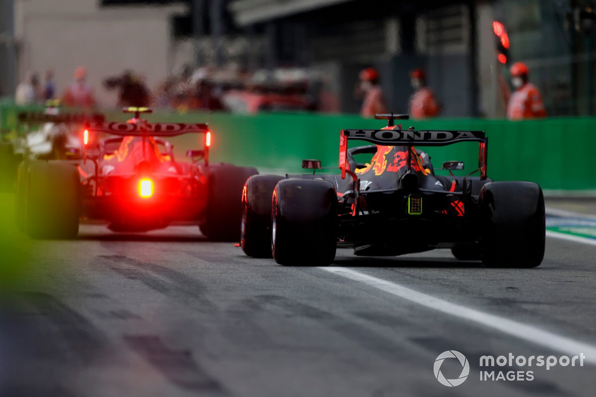 Sergio Pérez, Red Bull Racing RB16B, Max Verstappen, Red Bull Racing RB16B