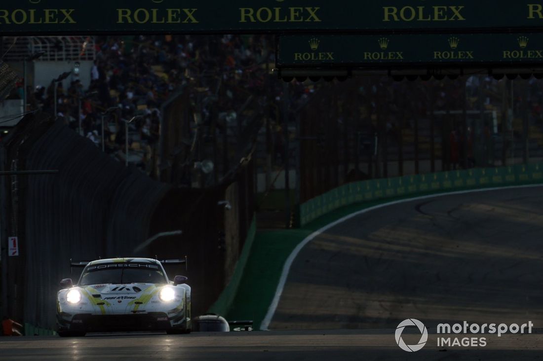 #92 Manthey Purerxcing Porsche 911 GT3 R LMGT3: Aliaksandr Malykhin, Joel Sturm, Klaus Bachler