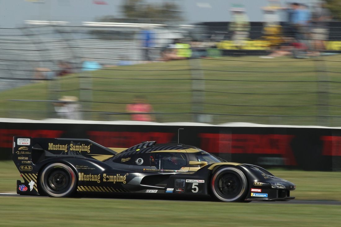 #5 Proton Competition Porsche 963: Gianmaria Bruni, Bent Viscaal, Alessio Picariello