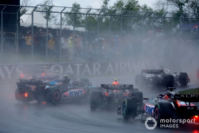 Sergio Pérez, Red Bull Racing RB20 colisiona con Pierre Gasly, Alpine A524 