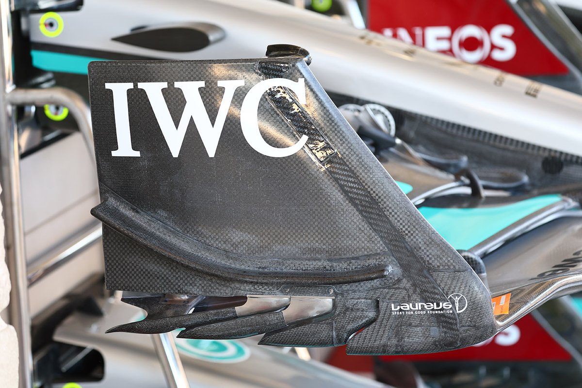 Mercedes W13, dettaglio dell'endplate con un diverso attacco dei flap