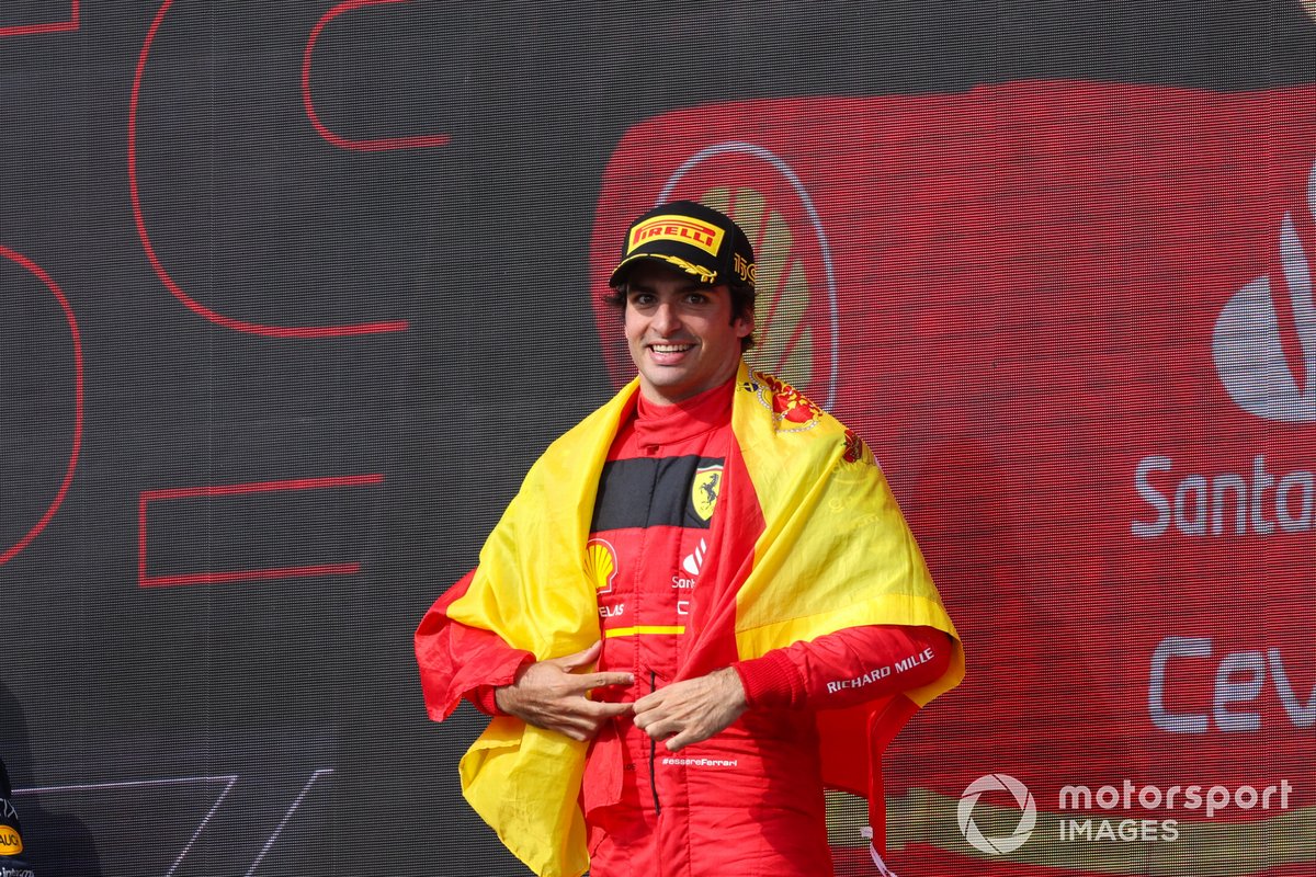 Podio: ganador Carlos Sainz, Ferrari