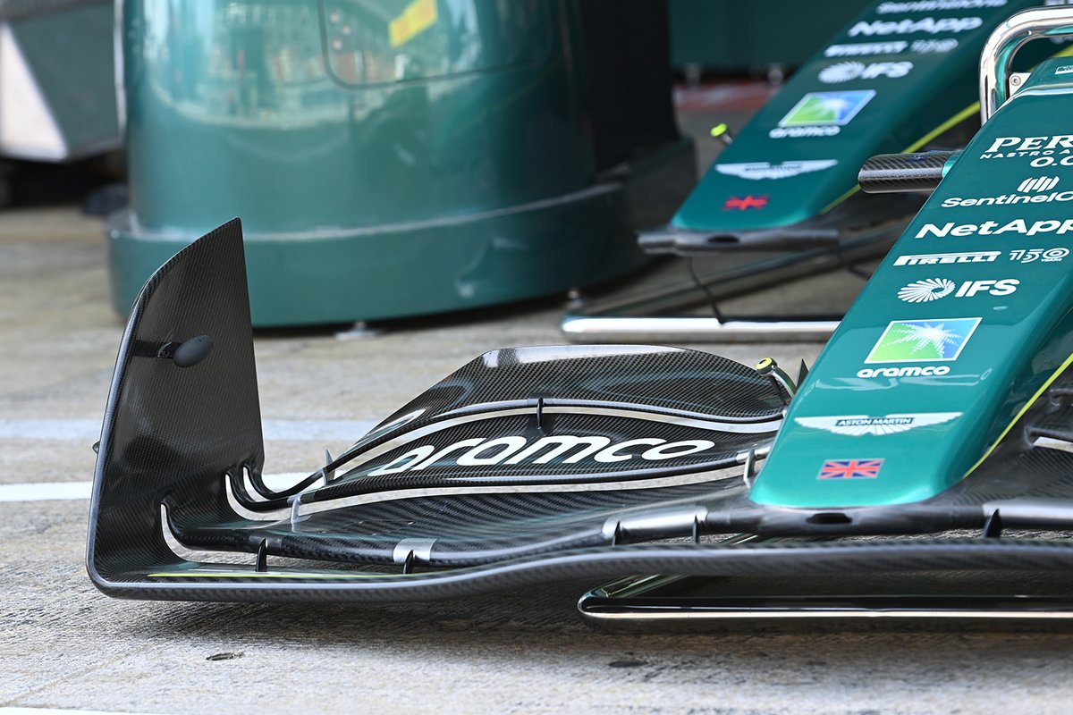 Aston Martin AMR22 nose and front wing detail