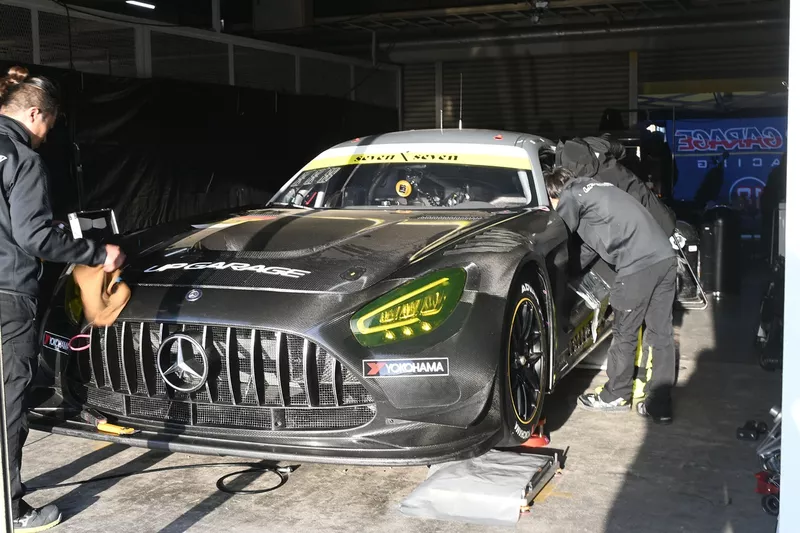 #18位 アップガレージ AMG GT3