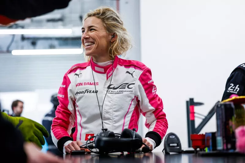 #85 Iron Dames Porsche 911 Gt3 R LMGT3 : Célia Martin, Rahel Frey, Michelle Gatting