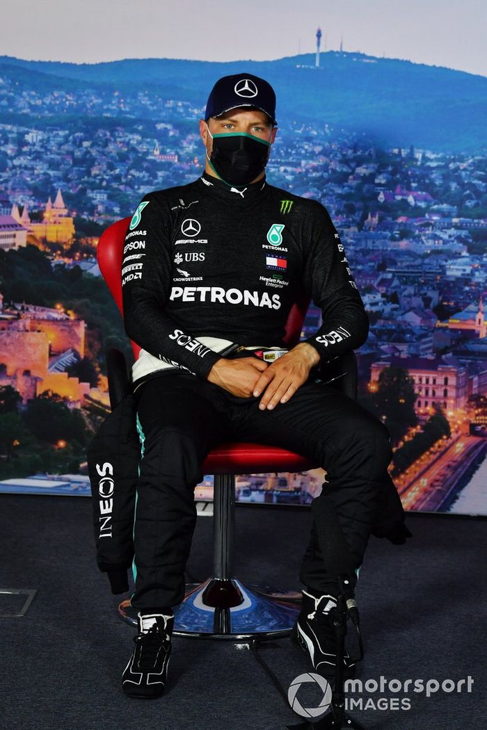 Valtteri Bottas, Mercedes-AMG Petronas F1, en la conferencia de prensa de calificación
