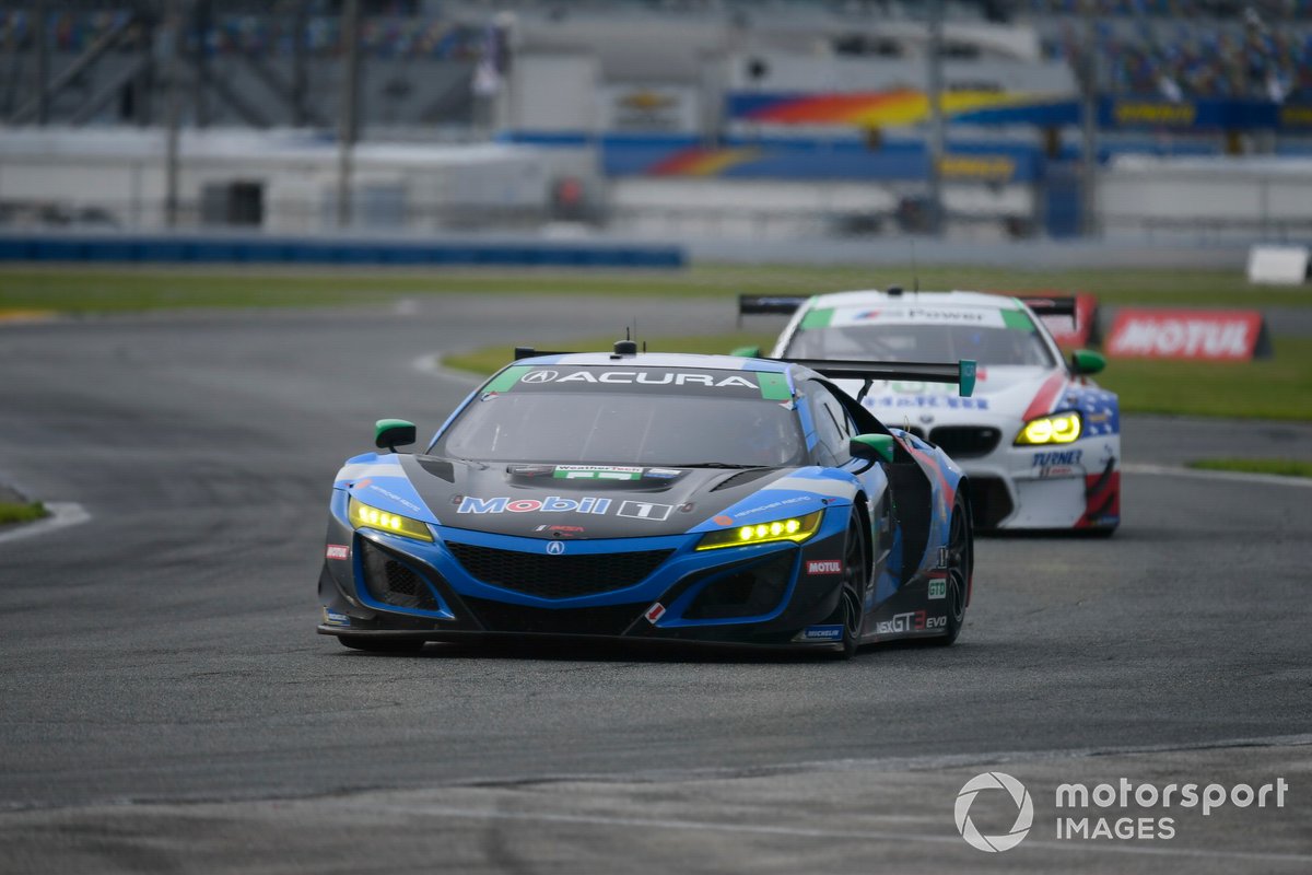 #57 Heinricher Racing w/MSR Curb-Agajanian Acura NSX GT3, GTD: Alvaro Parente, Misha Goikhberg