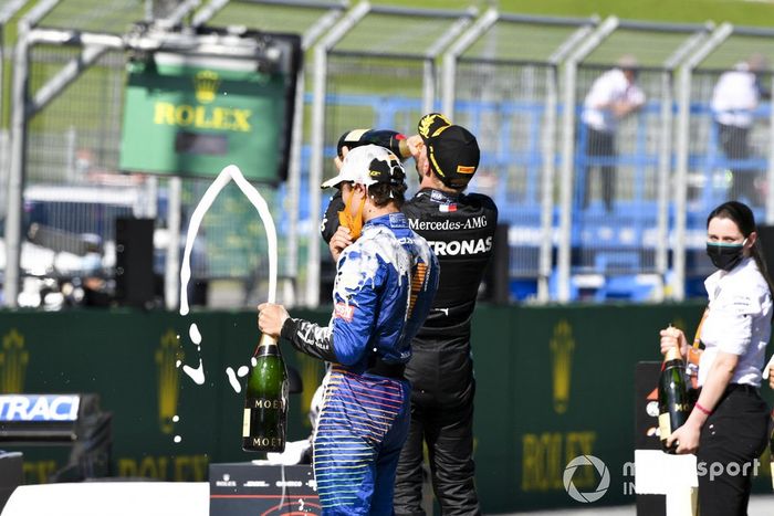Podio: tercer lugar Lando Norris, McLaren celebra