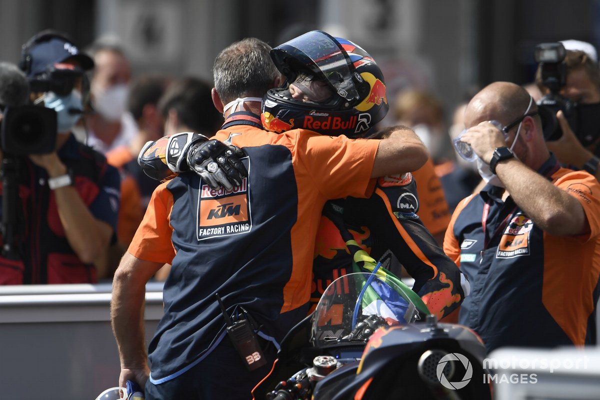 Ganador de la carrera Brad Binder, Red Bull KTM Factory Racing
