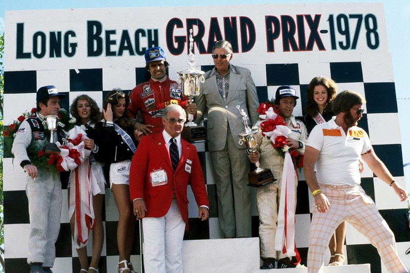 Podio: ganador de la carrera Carlos Reutemann, Ferrari, segundo Mario Andretti, Lotus, tercero Patrick Depailler, Tyrrell