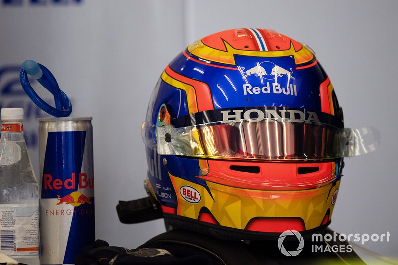 The helmet of Alexander Albon, Toro Rosso