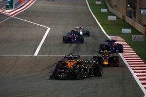 Kevin Magnussen, Haas F1 Team VF-19, leads Lando Norris, McLaren MCL34, Pierre Gasly, Red Bull Racing RB15, and Alexander Albon, Toro Rosso STR14