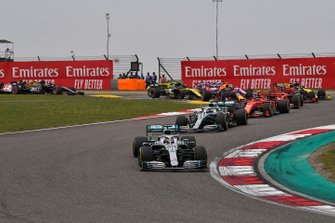 Lewis Hamilton, Mercedes AMG F1 W10, voor Valtteri Bottas, Mercedes AMG W10, Charles Leclerc, Ferrari SF90, Sebastian Vettel, Ferrari SF90, Max Verstappen, Red Bull Racing RB15