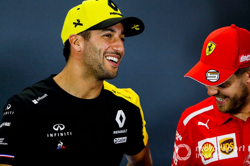 Daniel Ricciardo, Renault F1 Team, Sebastian Vettel, Ferrari