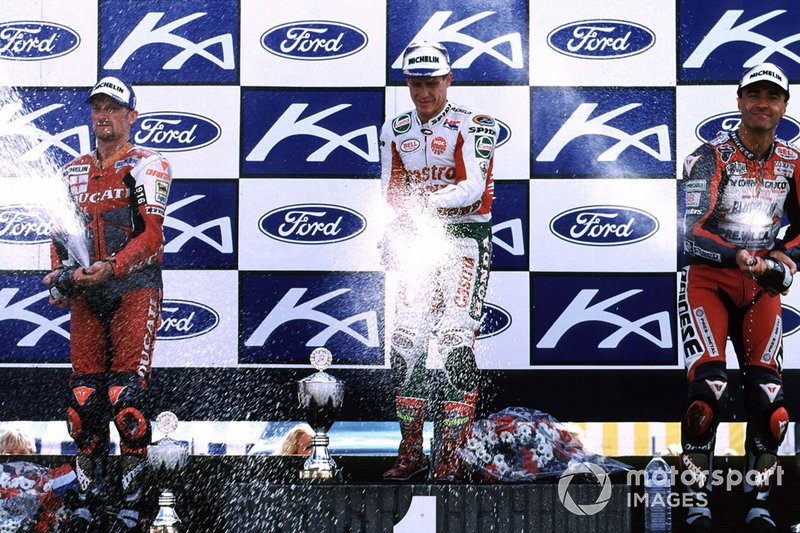 Podio: ganador John Kocinski, segundo lugar Carl Fogarty, tercer lugar Pier Francesco Chili