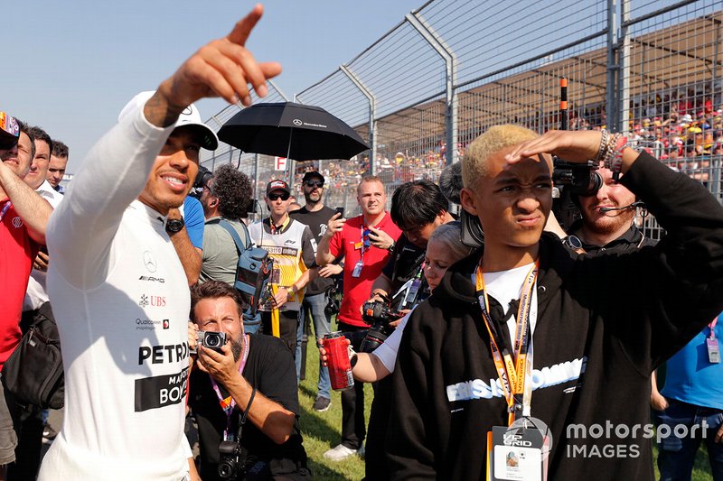 Lewis Hamilton, Mercedes AMG F1, con Jaden Smith, rapero y actor estadounidense