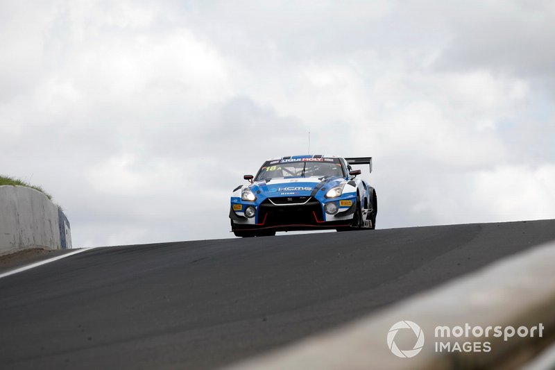 #18 KCMG Nissan GT-R Nismo GT3: Alexandre Imperatori, Oliver Jarvis, Edoardo Liberati