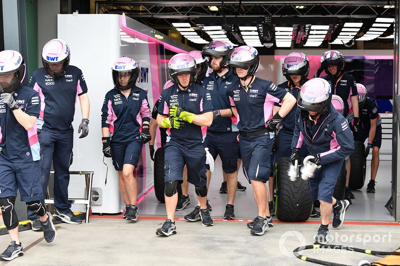 Racing point pit crew
