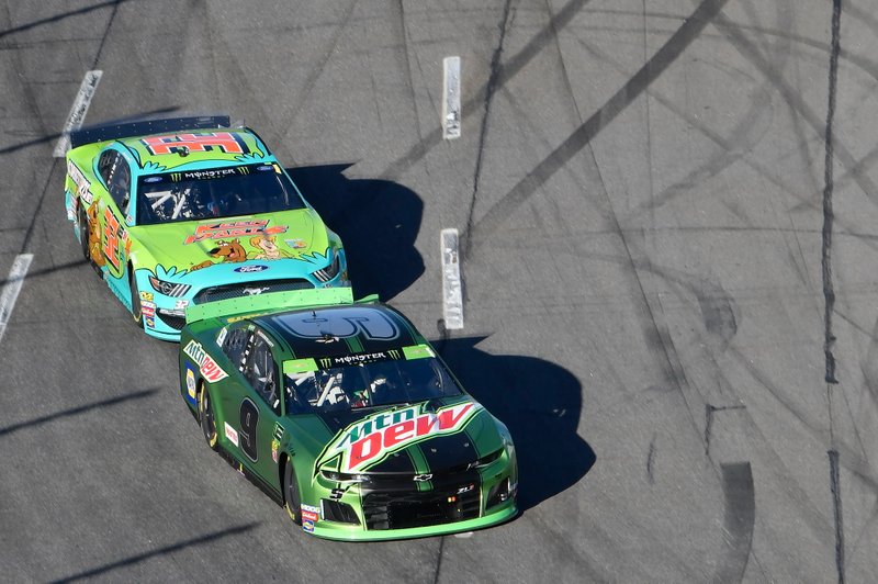 Chase Elliott, Hendrick Motorsports, Chevrolet Camaro Mountain Dew, Corey LaJoie, Go FAS Racing, Ford Mustang CorvetteParts.net