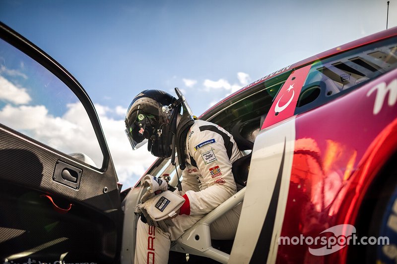 Ayhancan Güven, Porsche 911 GT3, Pierre Martinet by Almeras
