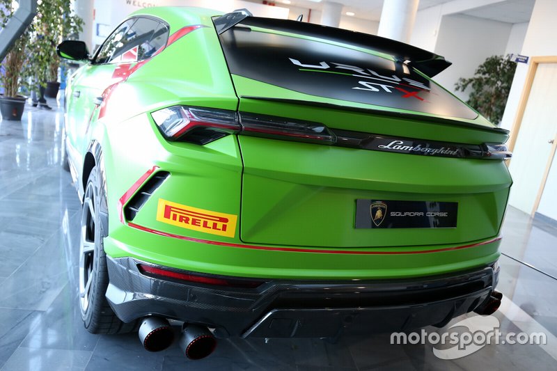 Lamborghini Urus ST-X