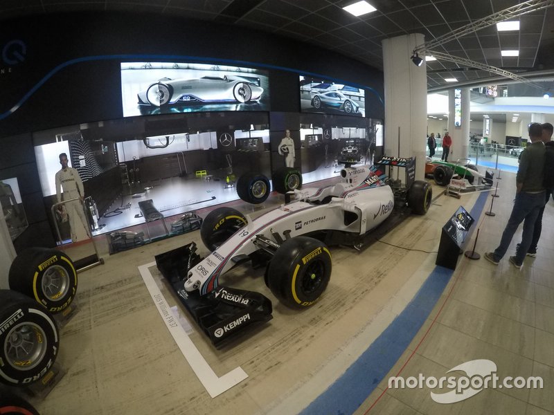 Williams FW37, 2015