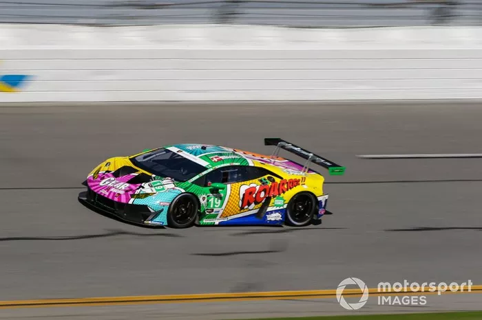 W19 GEAR Racing powered by GRT Grasser Lamborghini Huracan GT3, GTD: Christina Nielsen, Katherine Legge, Tatjana Calderon, Rahel Frey