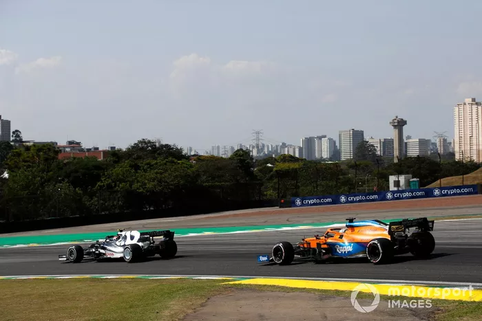 Pierre Gasly, AlphaTauri AT02, Daniel Ricciardo, McLaren MCL35M