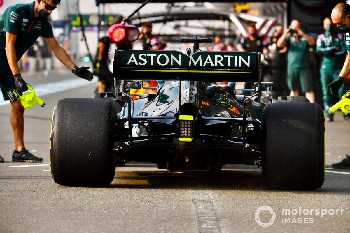Lance Stroll, Aston Martin AMR21, in pit lane