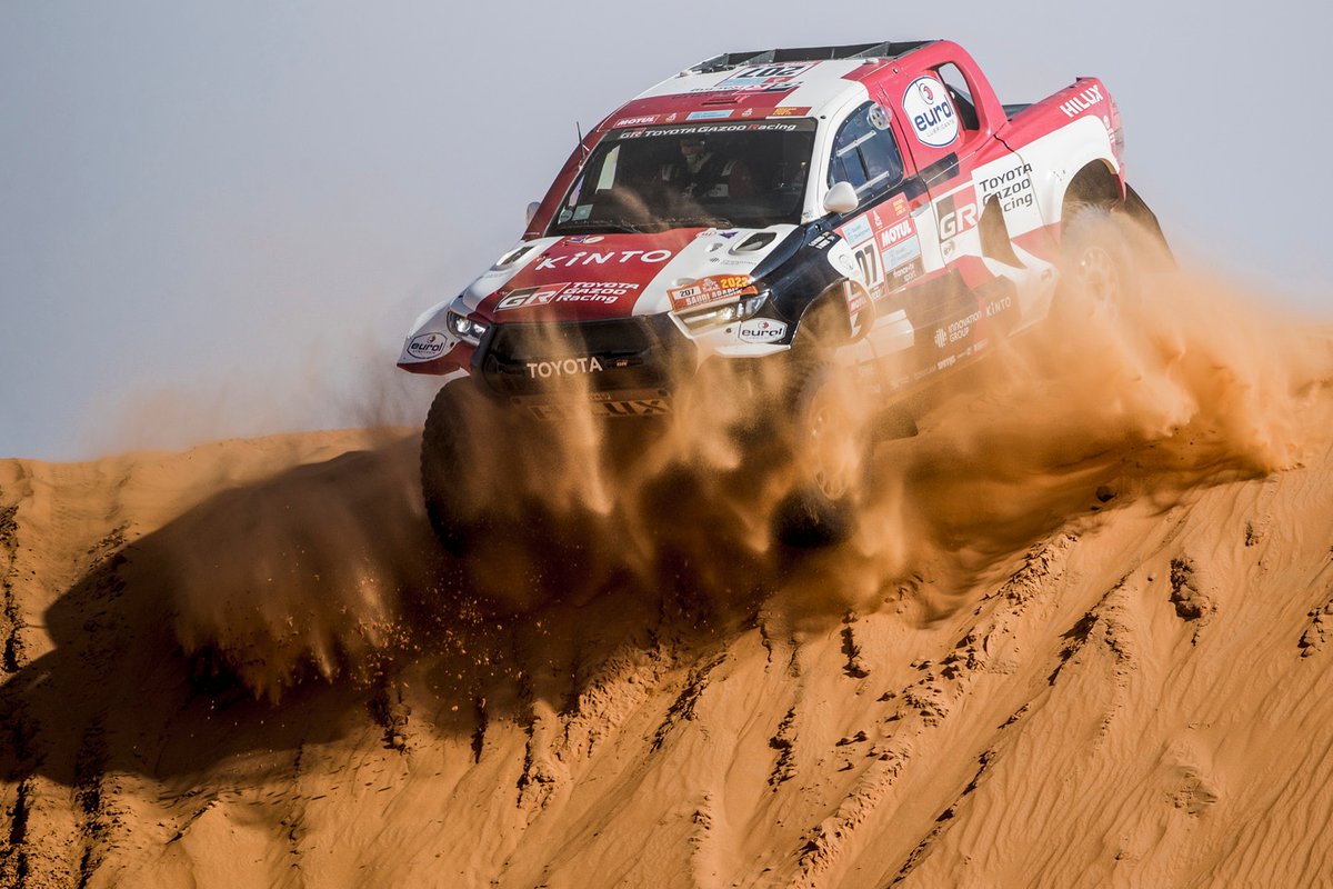 #207 Toyota Gazoo Racing Toyota: Giniel De Villiers, Dennis Murphy