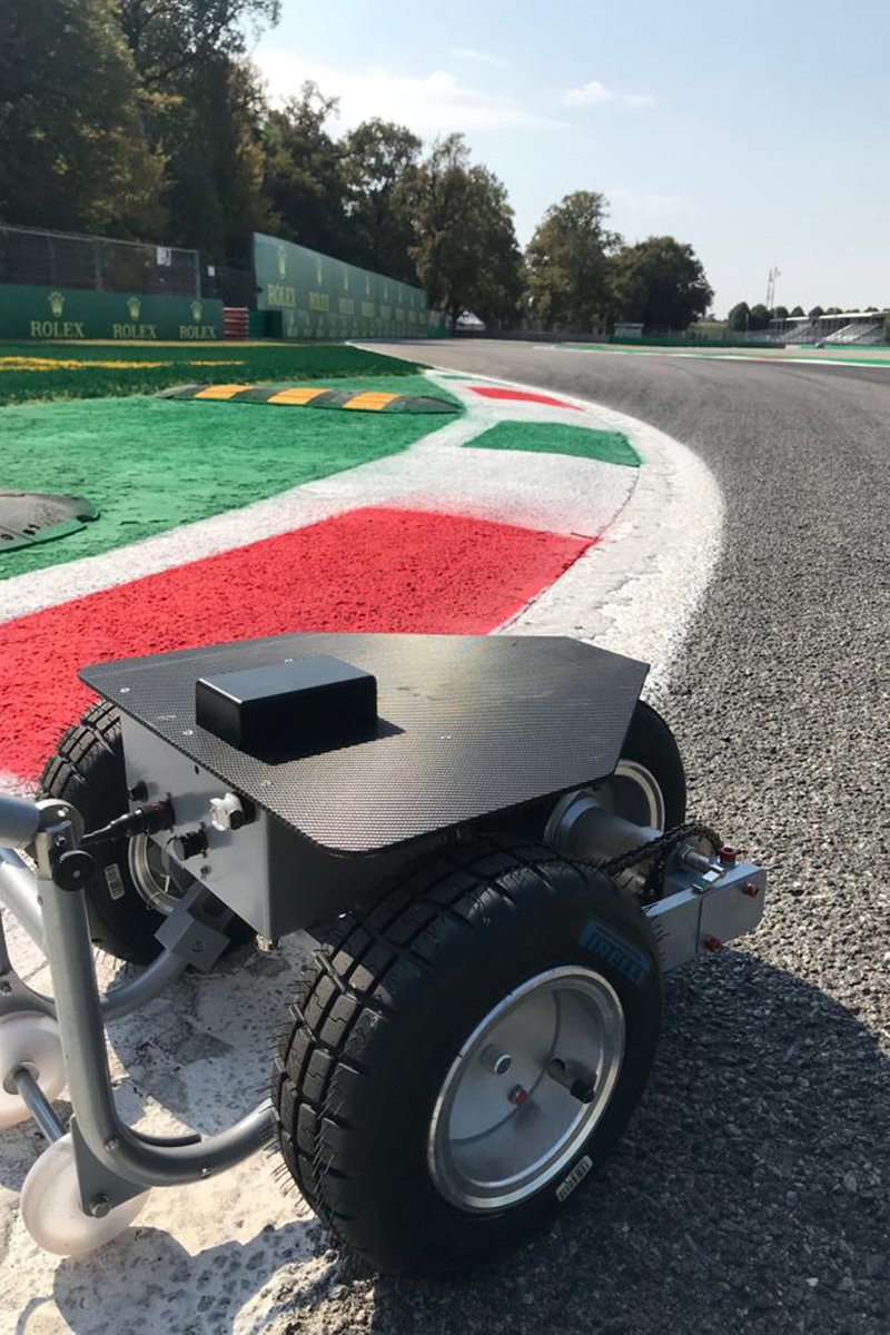Pirelli Doggy, grip measurer at work