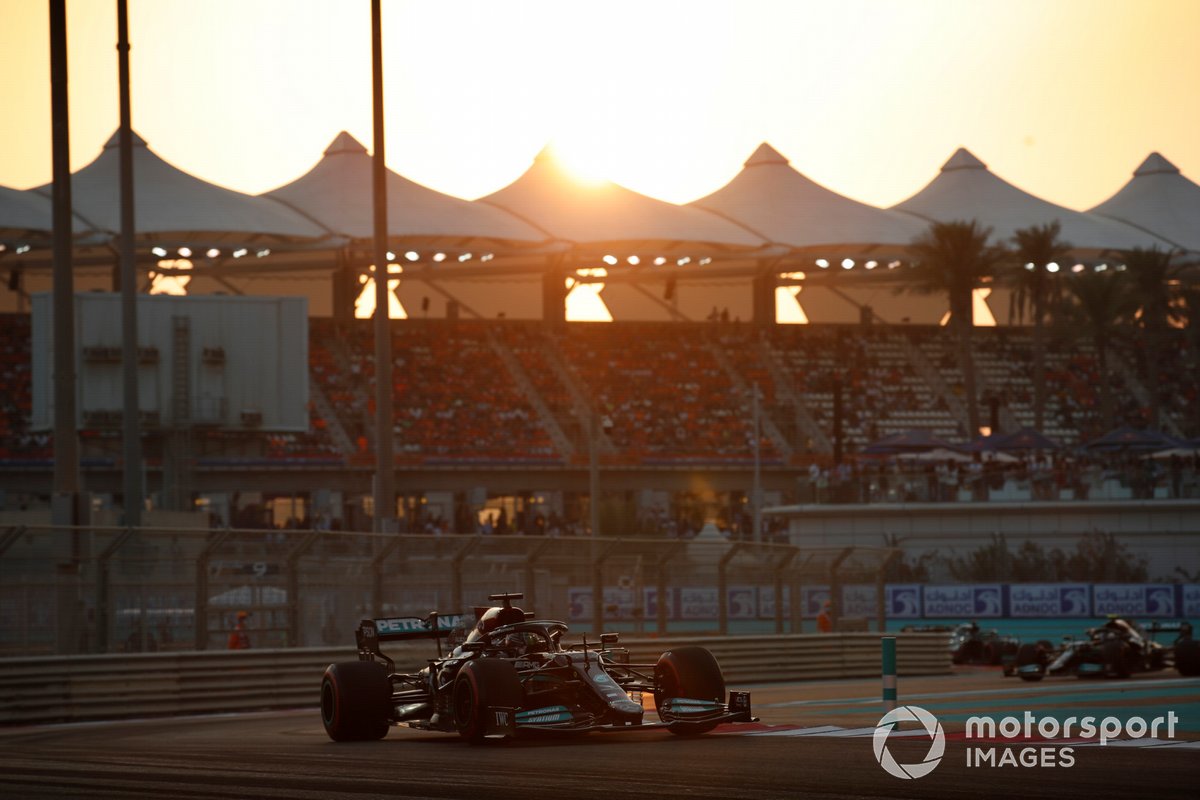 Lewis Hamilton, Mercedes W12