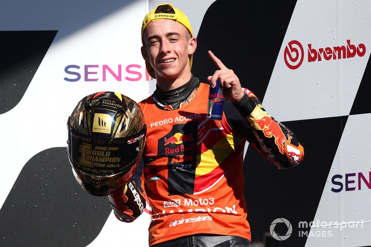 El ganador de la carrera y campeón del mundo Pedro Acosta, Red Bull KTM Ajo