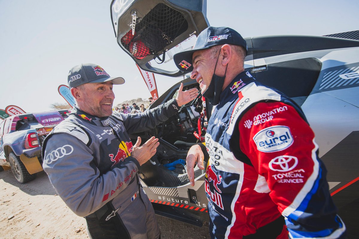 #207 Toyota Gazoo Racing Toyota: Giniel De Villiers, Dennis Murphy
