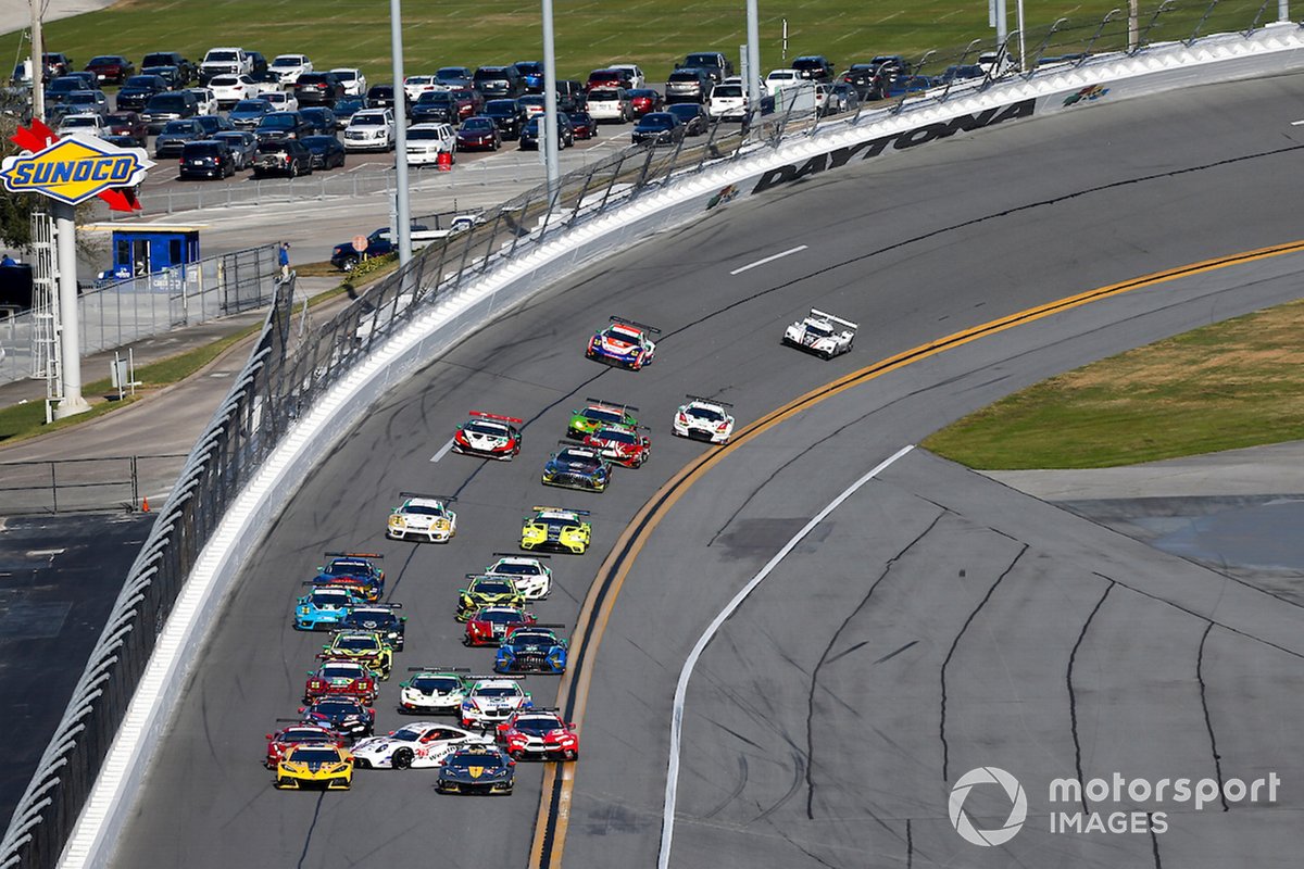 #79 WeatherTech Racing Porsche 911 RSR - 19, GTLM: Cooper MacNeil, Gianmaria Bruni, Richard Lietz, Kevin Estre, #3 Corvette Racing Corvette C8.R, GTLM: Antonio Garcia, Jordan Taylor, Nicky Catsburg, #4 Corvette Racing Corvette C8.R, GTLM: Tommy Milner, Nick Tandy, Alexander Sims, crash at race start